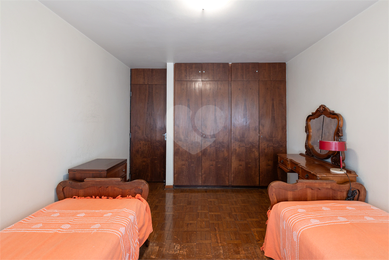 Foto REO650907
