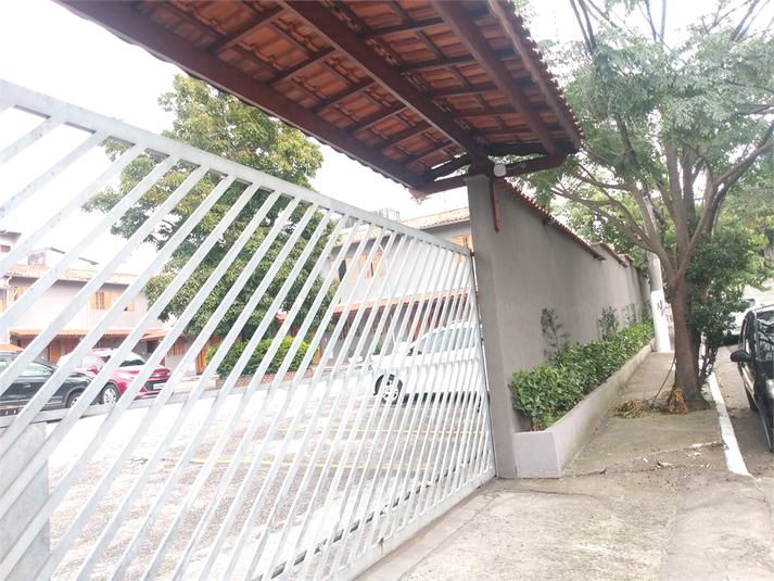 Venda Condomínio São Paulo Vila Santa Catarina REO651339 31