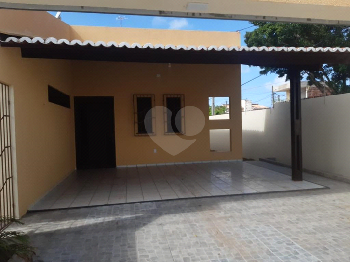 Foto REO659226