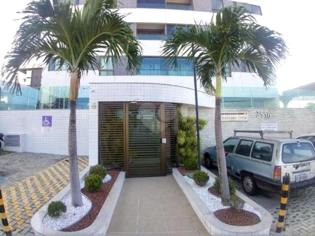 Venda Apartamento Natal Candelária REO659229 5