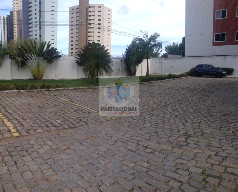 Venda Apartamento Natal Candelária REO659305 10