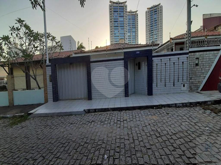 Foto REO659520