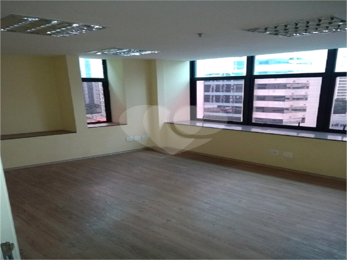 Foto REO659782