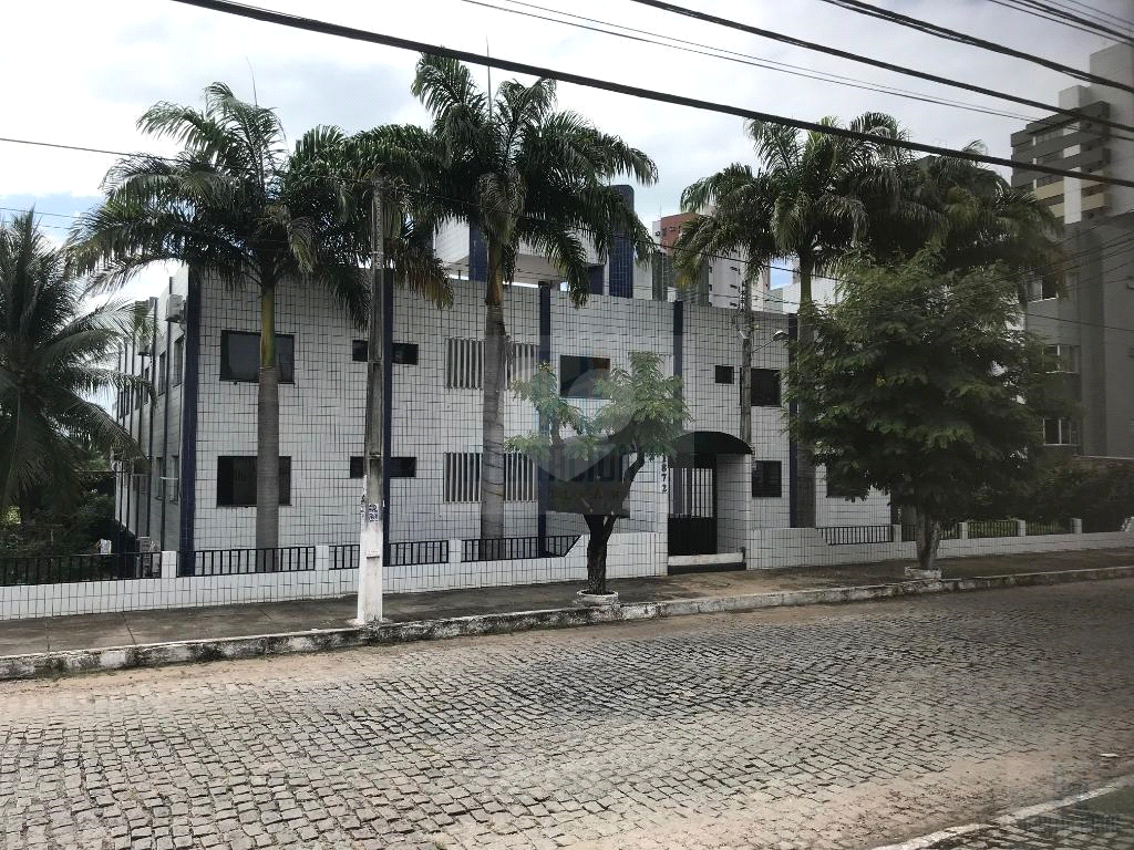 Venda Apartamento Natal Candelária REO660030 26