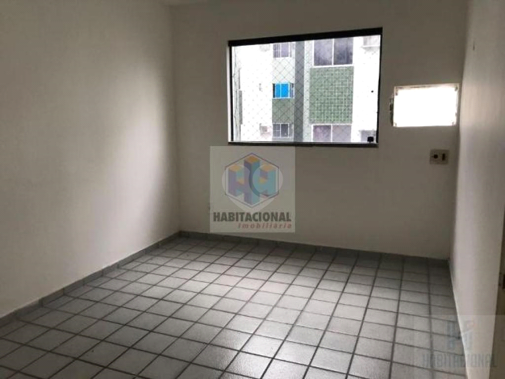 Venda Apartamento Natal Candelária REO660030 7