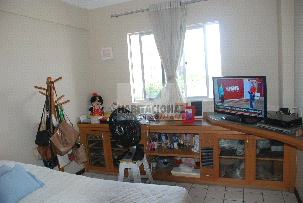 Venda Apartamento Natal Candelária REO660171 11