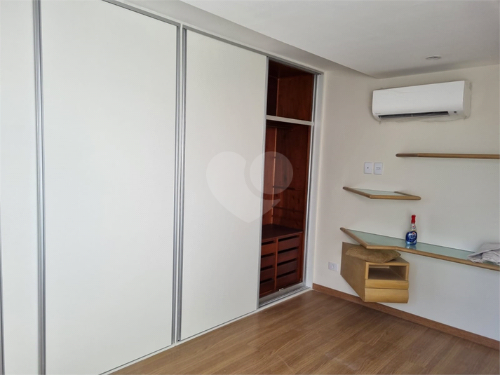Foto REO662507