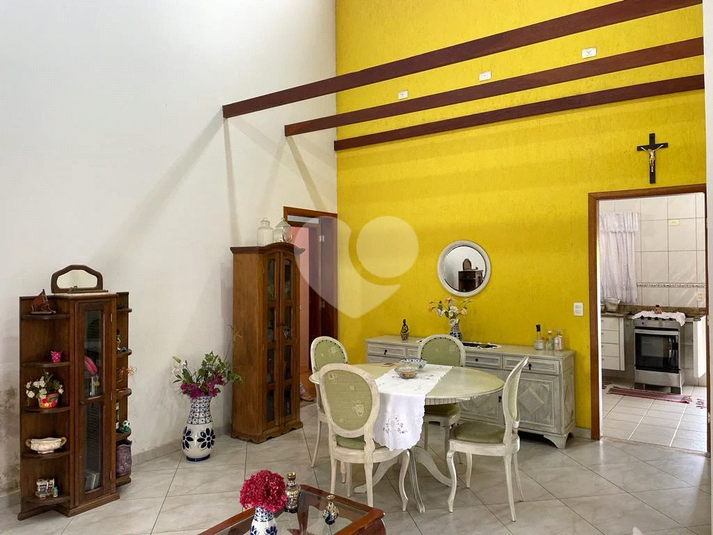 Foto REO663441