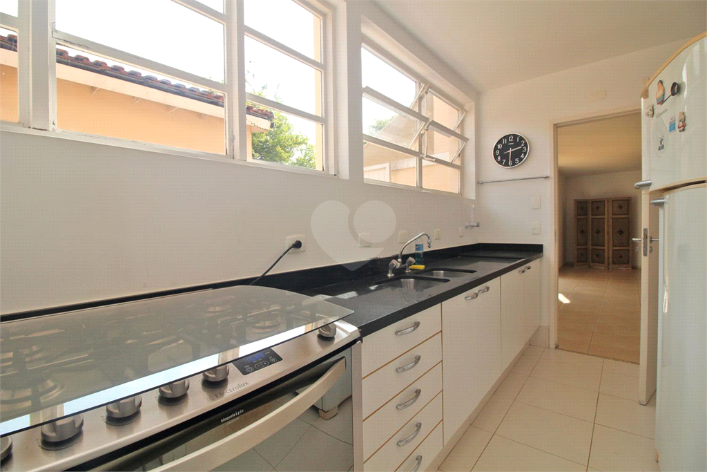 Venda Casa São Paulo Pacaembu REO676391 24