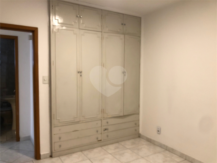 Foto REO680429