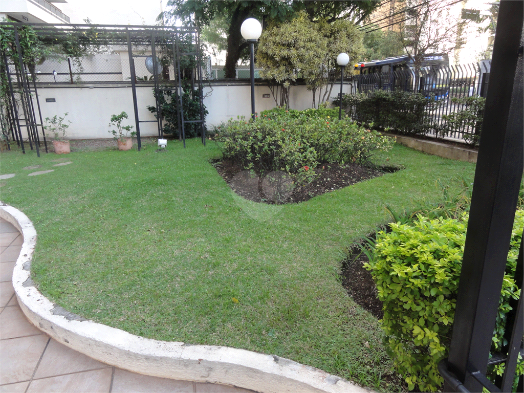 Venda Apartamento São Paulo Santana REO696410 39