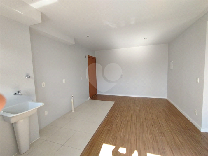 Venda Apartamento Canoas Olaria REO696557 10