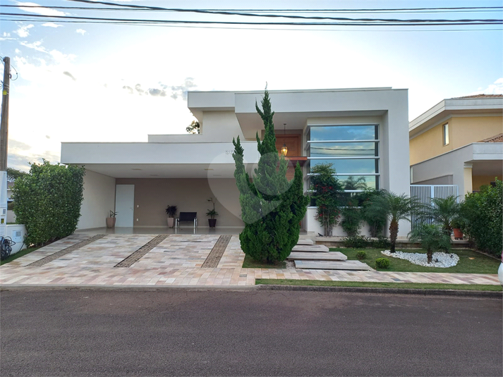 Foto REO698236