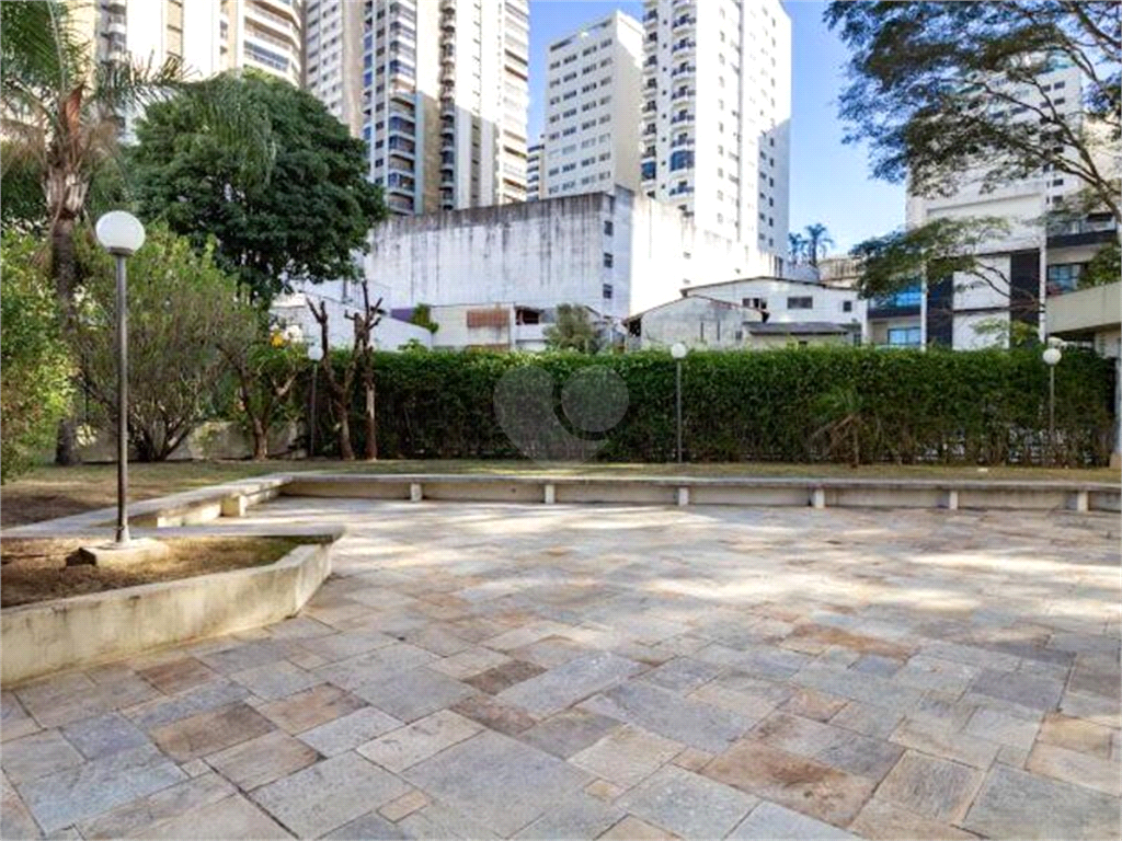 Venda Apartamento São Paulo Santana REO702375 47