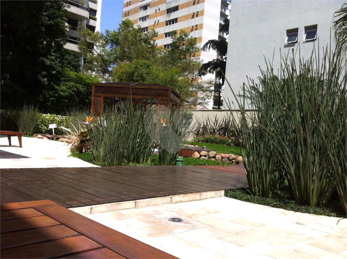 Foto REO709610