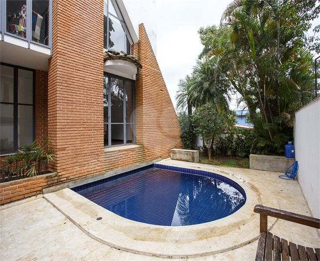 Foto REO713311