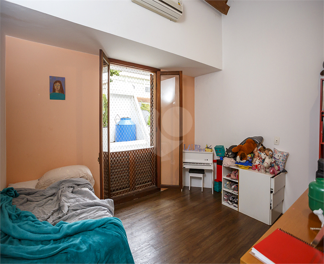 Foto REO713311