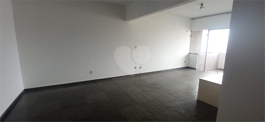 Venda Apartamento Sorocaba Centro REO720605 4