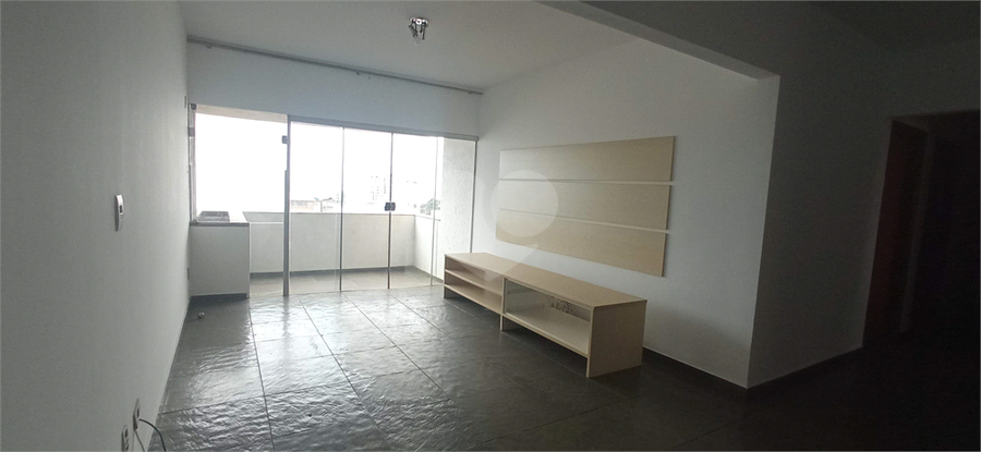 Venda Apartamento Sorocaba Centro REO720605 3