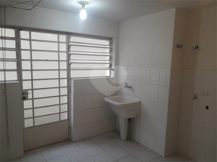 Venda Casa São Paulo Pacaembu REO723703 47