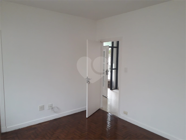 Venda Casa São Paulo Pacaembu REO723703 41