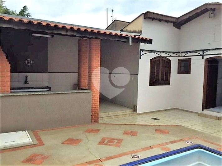Foto REO726158