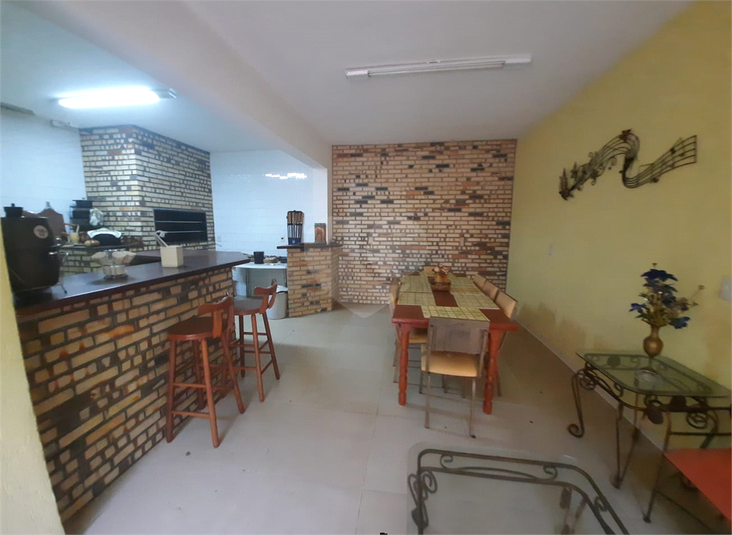 Venda Casa Porto Alegre São João REO727190 16