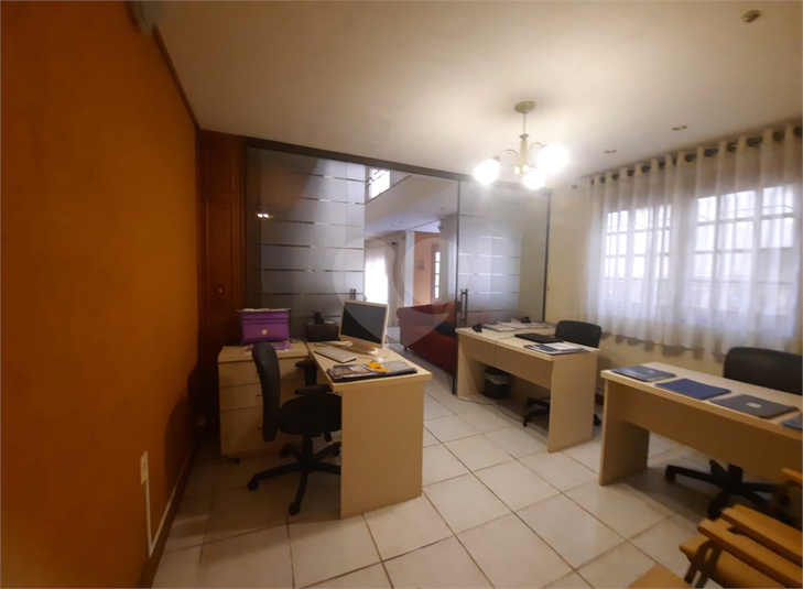 Venda Casa Porto Alegre São João REO727190 20