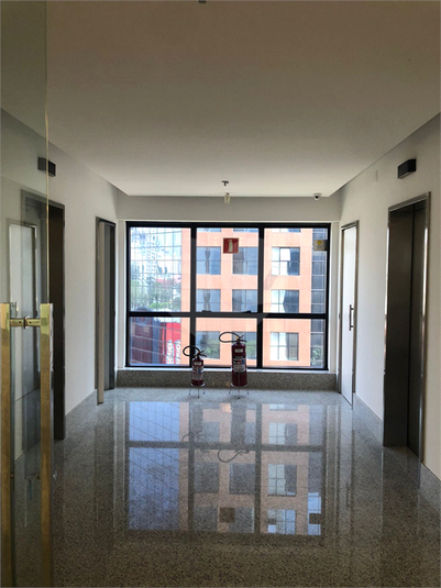 Hall de elevadores do andar