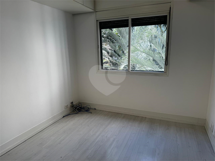 Foto REO731159