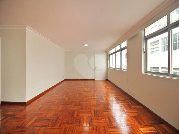 Foto REO740330