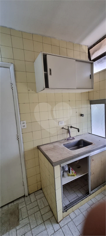 Venda Apartamento São Paulo República REO741054 7