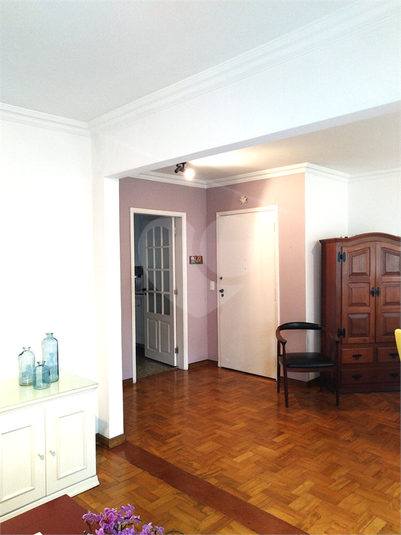 Foto REO743024