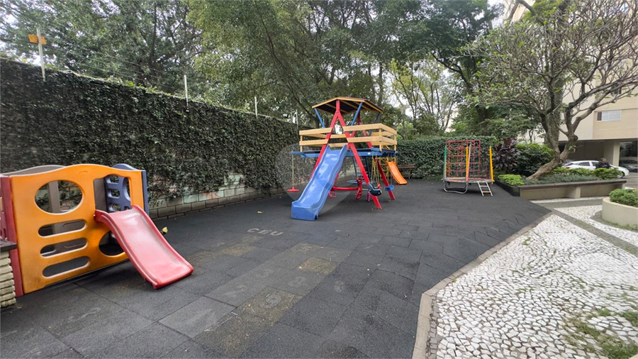Foto REO743243