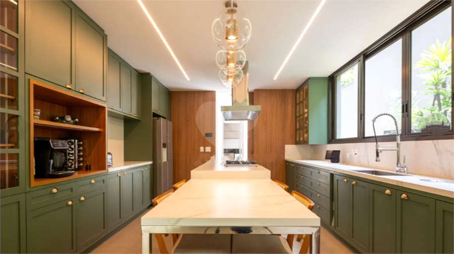 Foto REO745085