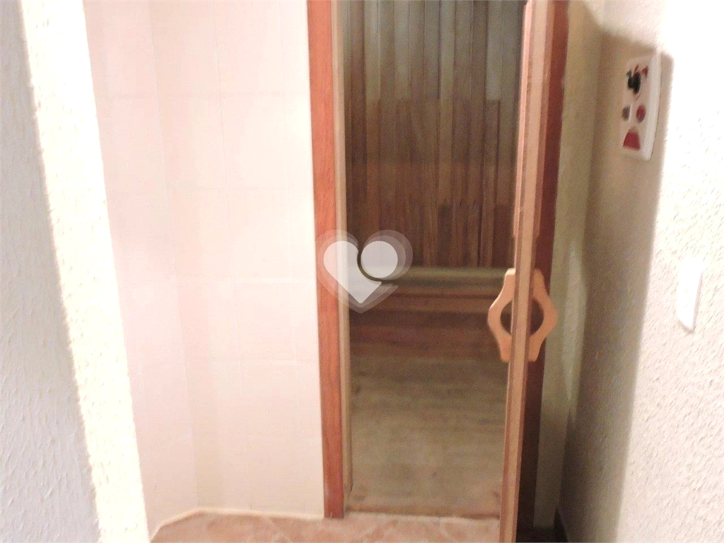 Venda Apartamento Porto Alegre Auxiliadora REO750569 8