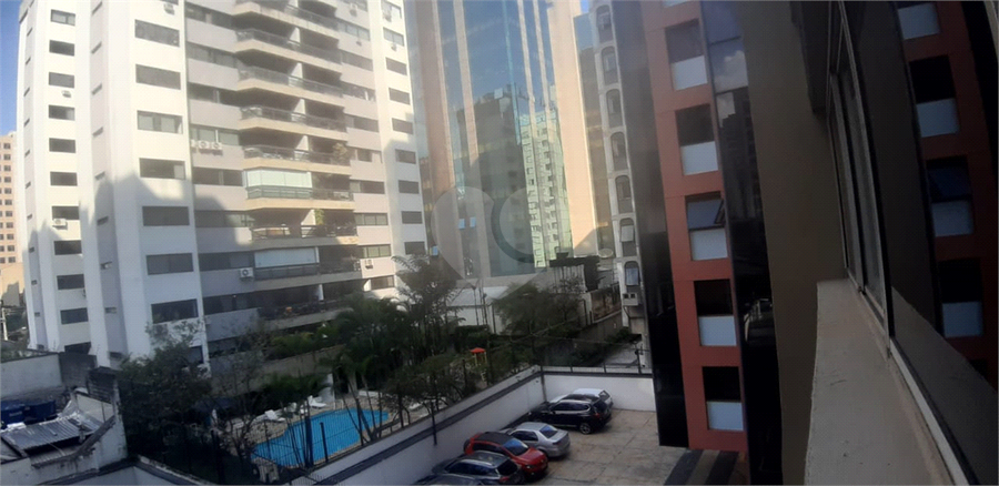 Foto REO753940