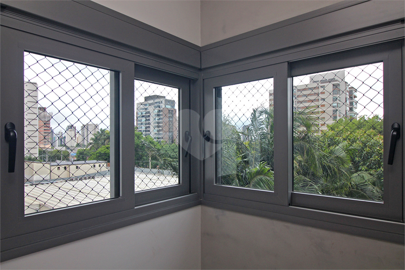 Foto REO759949