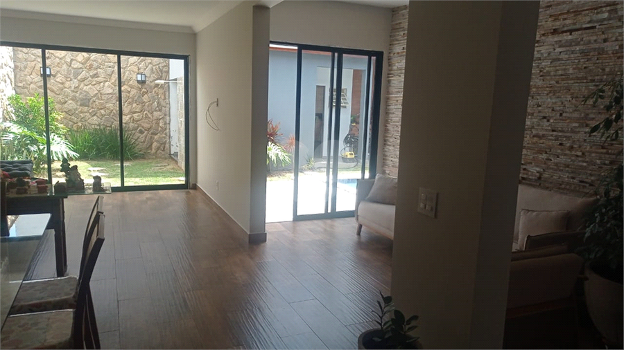 Foto REO762960