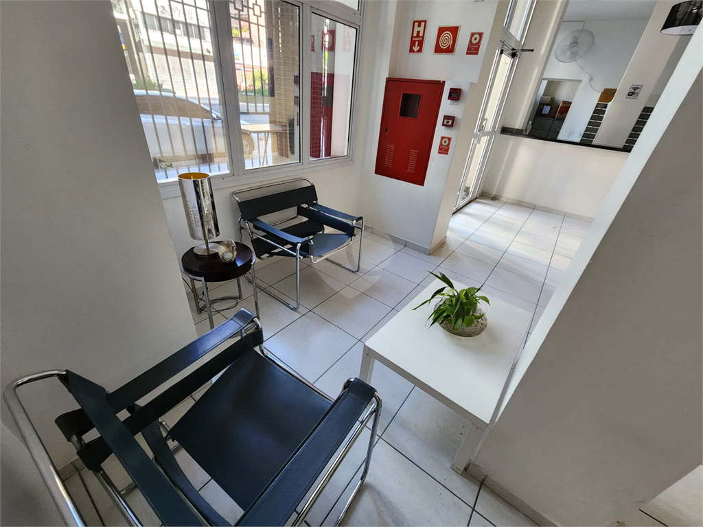 Venda Apartamento São Paulo República REO763431 39