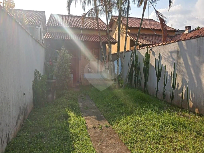 Foto REO770210