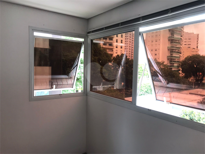 Venda Salas São Paulo Paraíso REO774392 4