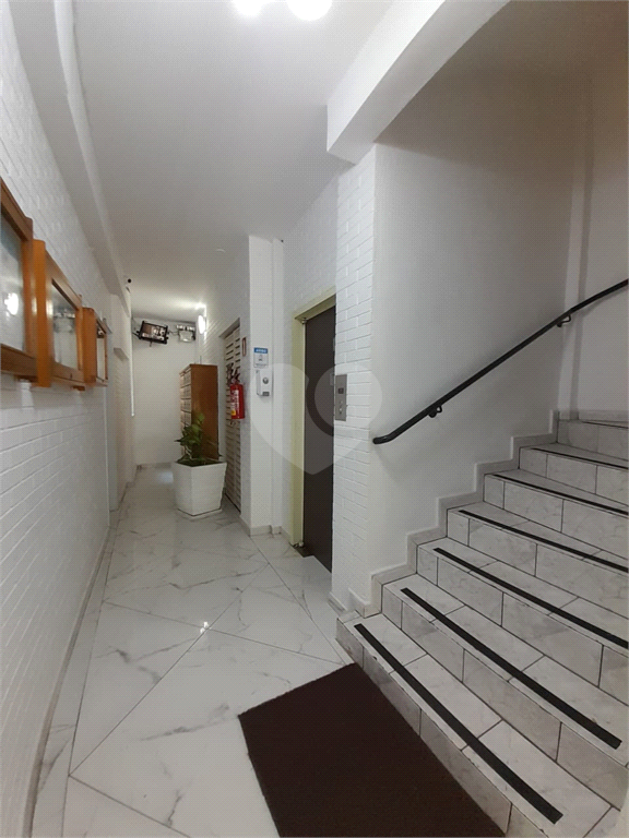 Venda Flat Porto Alegre Centro Histórico REO779688 6