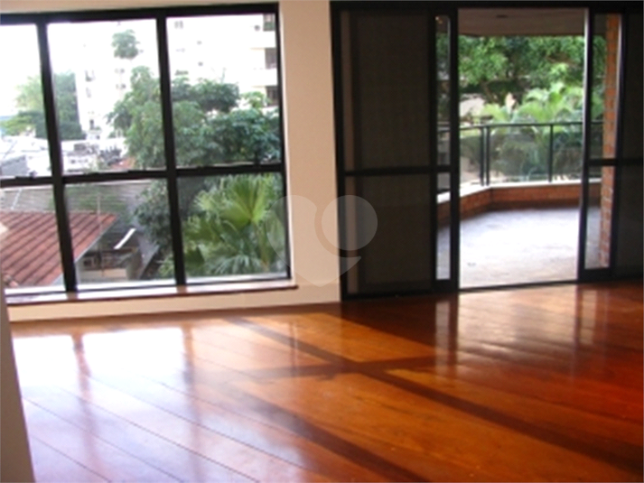 Foto REO792025