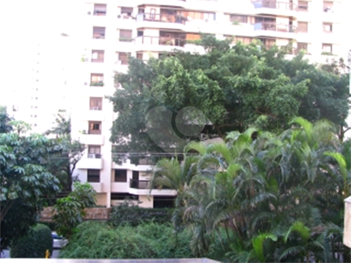 Foto REO792025