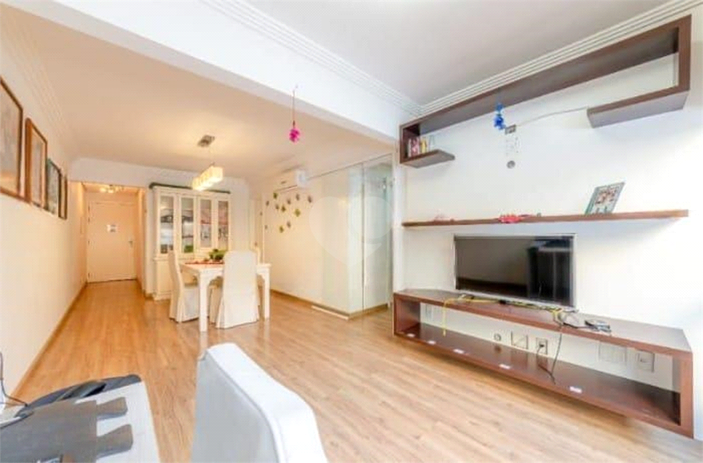 Venda Apartamento Porto Alegre São João REO800572 3