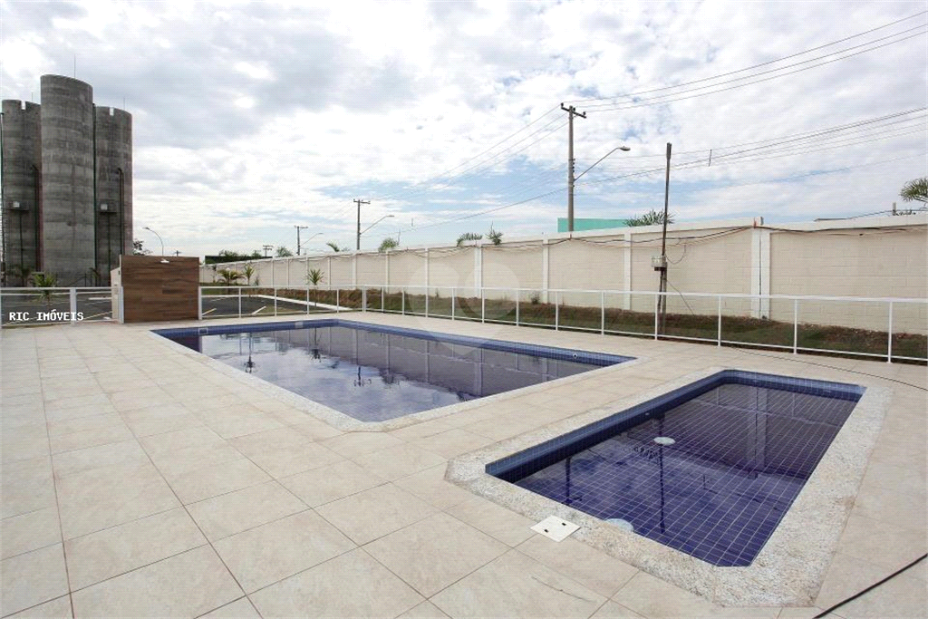 Venda Apartamento Salto Olaria REO803980 7