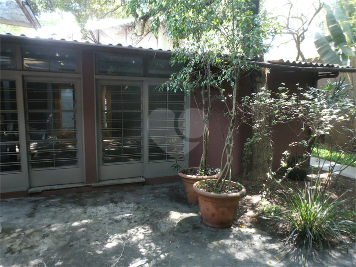 Foto REO804700
