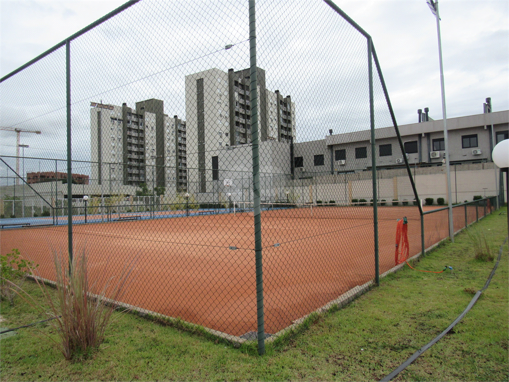 Venda Condomínio Canoas Igara REO805435 58