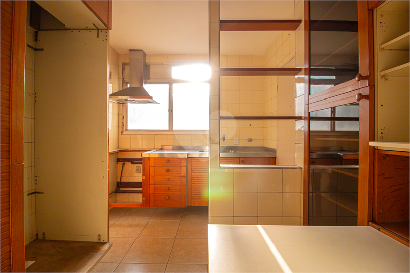 Foto REO808046